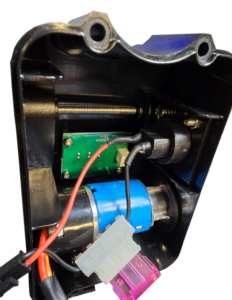 Assemblage industriel d'un boîtier de gestion de batterie de vélo