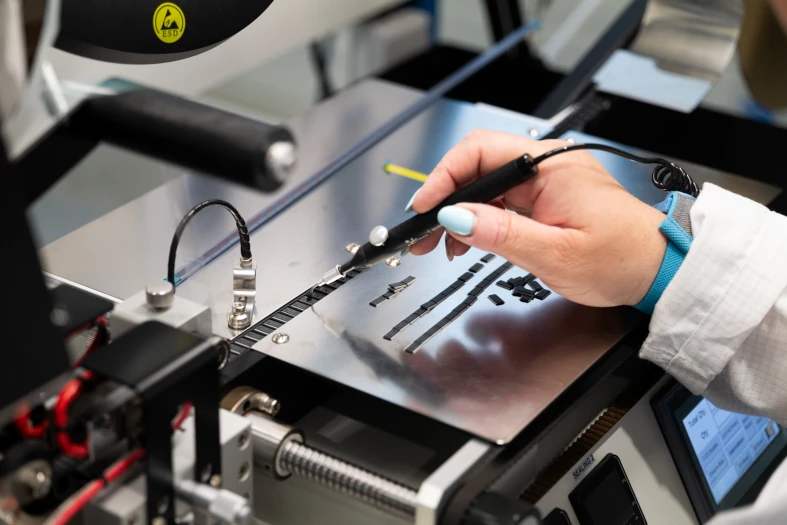 Sous-traitance électronique | AMIPI Sous-traitance électronique, prestation de mise en bande de composants
