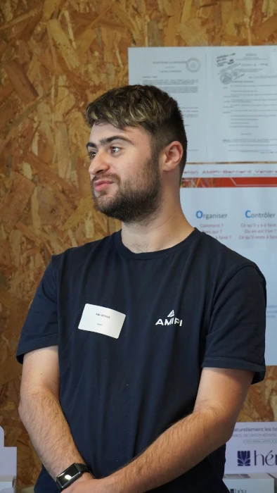 Alix, opérateur sur la ligne de production ATHANA